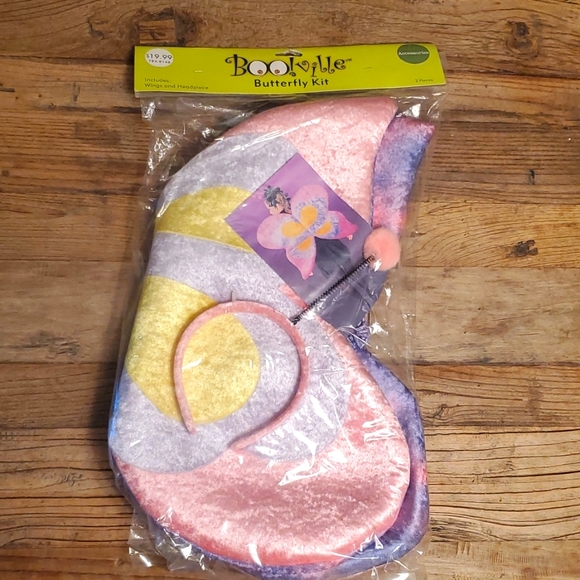 Boo!Ville butterfly kit with wings and headpiece - Picture 1 of 2